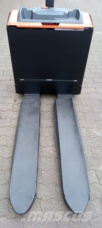 Toyota LWE 200 Meeloop stapelaar