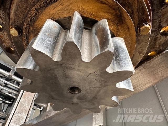 CAT 325 C Swing gear Transmissie