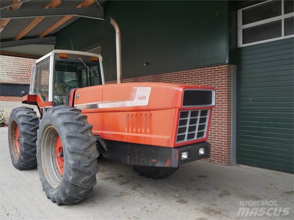 Case IH IHC 3588 Tractoren