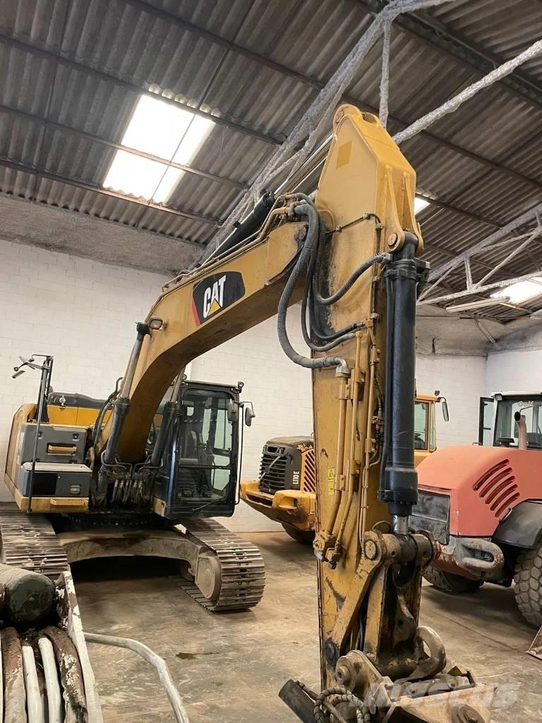 CAT 320 E Rupsgraafmachines