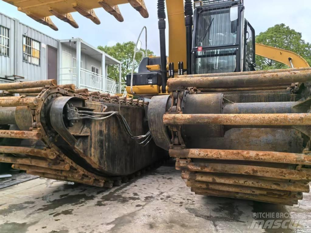 CAT 320 D Amfibische graafmachines