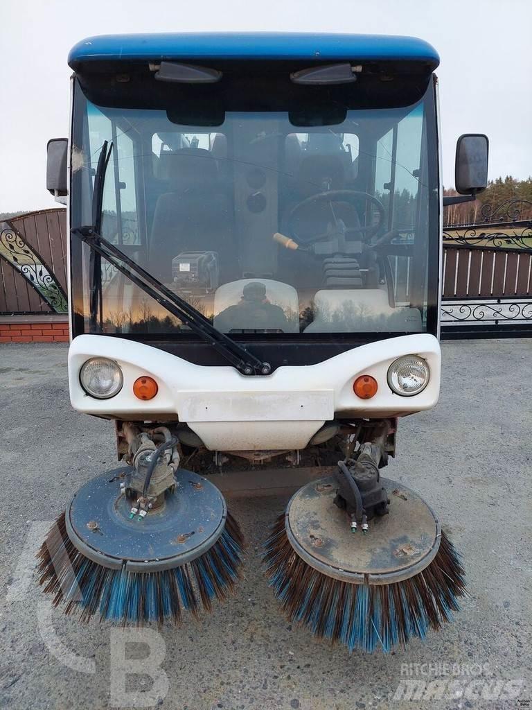 Johnston 142A 101T Veegmachines
