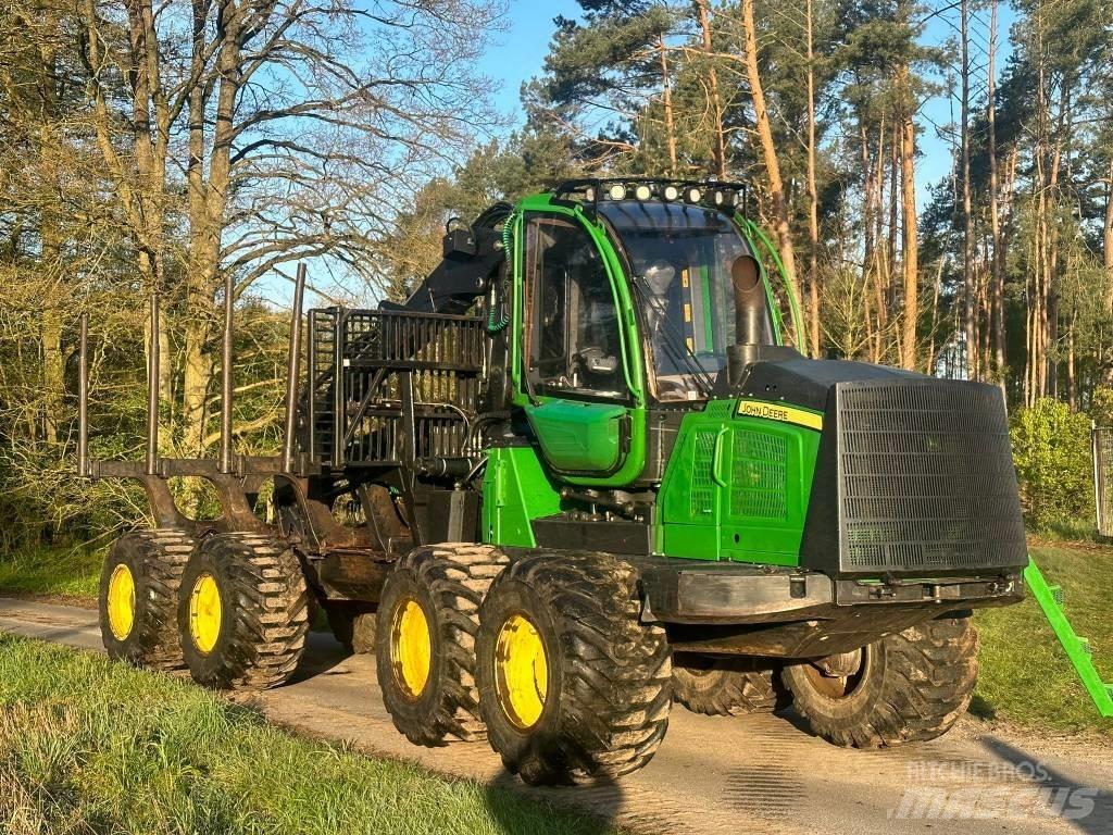 John Deere 1210 E Uitrijwagens