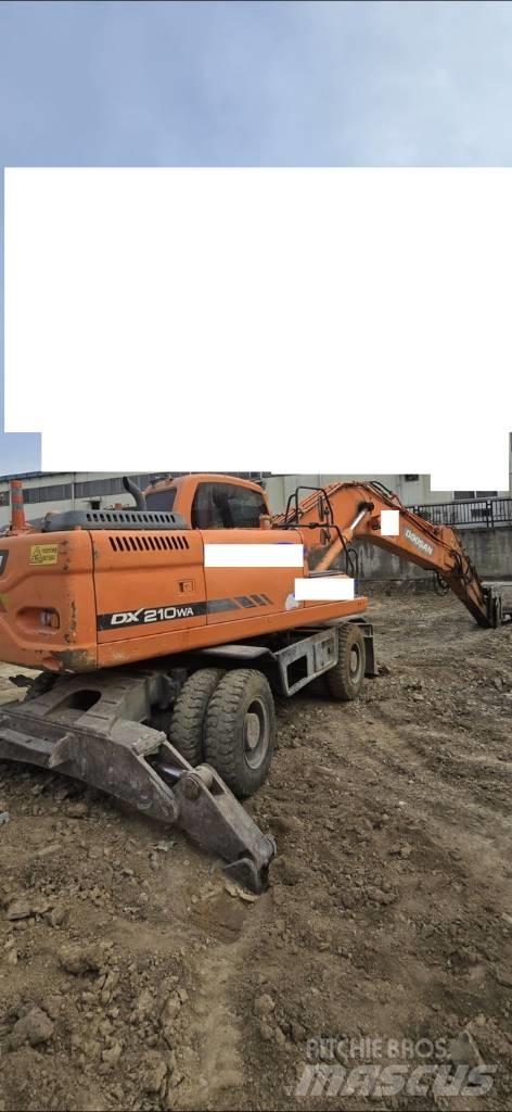 Doosan DX 210 W Wielgraafmachines