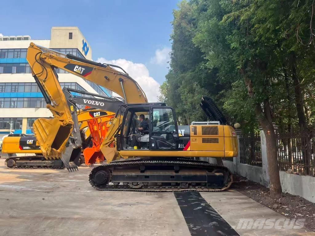 CAT 325 D L Rupsgraafmachines