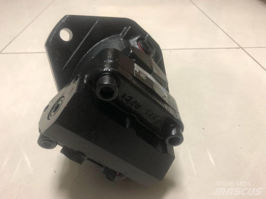 John Deere H 415 Hydraulics