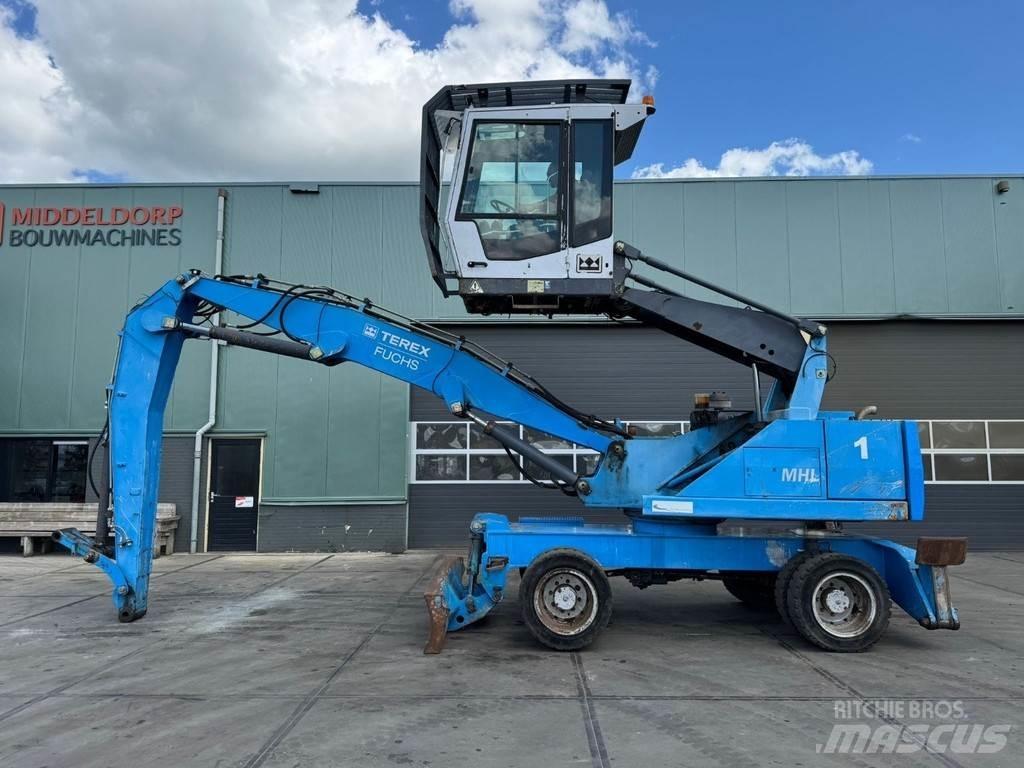 Fuchs MHL 320 Waste / industry handlers