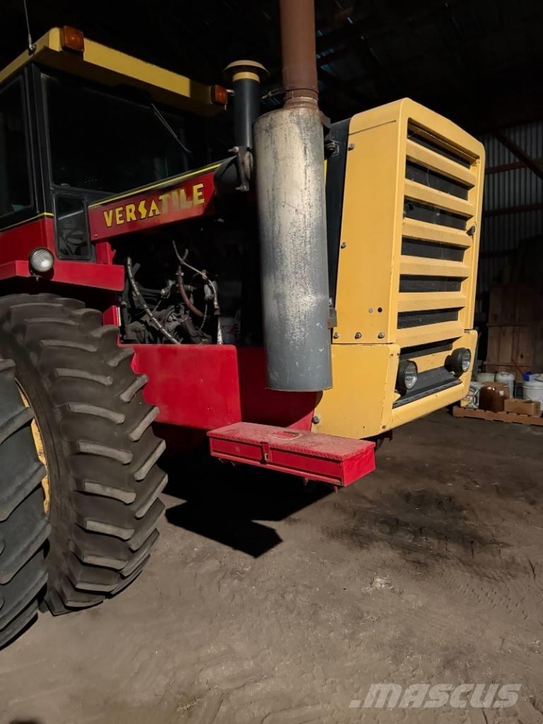 Versatile 835 Tractoren