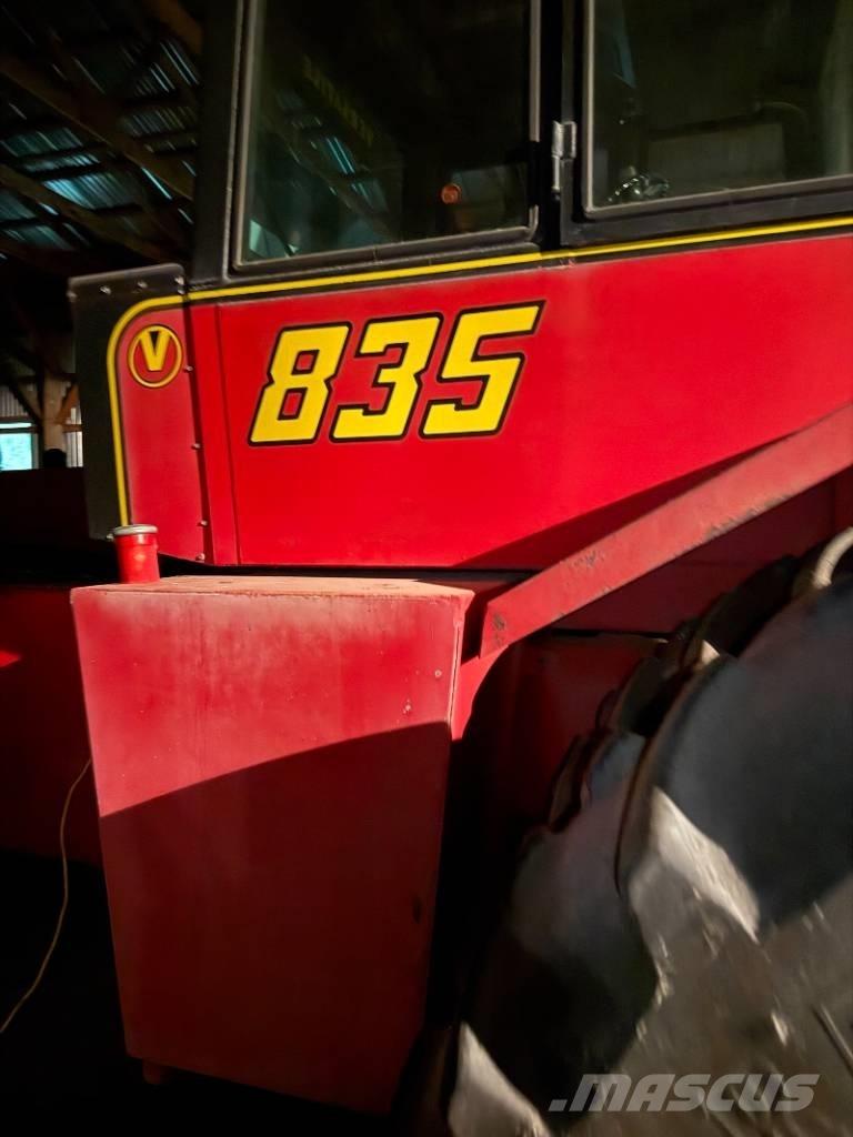 Versatile 835 Tractoren
