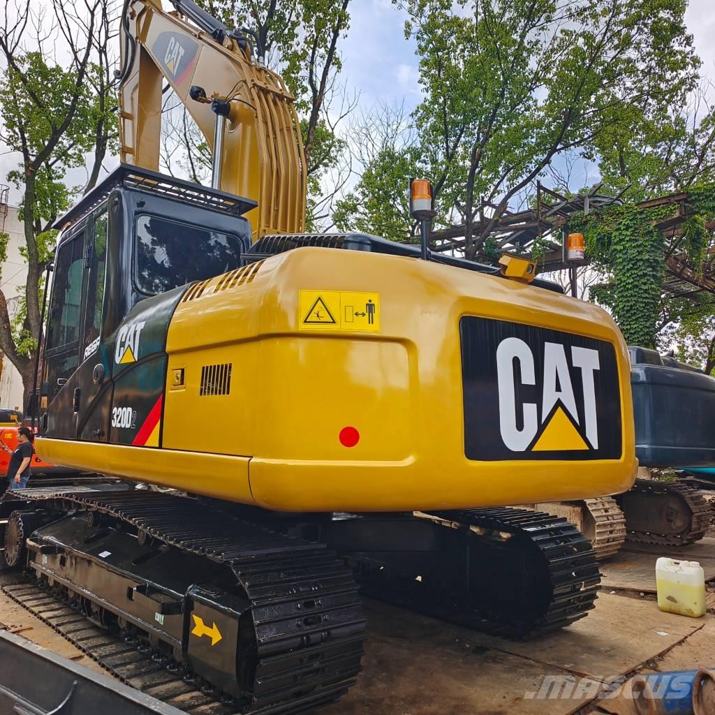 CAT 320 D2 Rupsgraafmachines