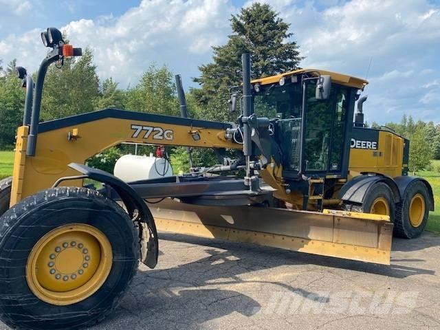 John Deere 772 G Graders