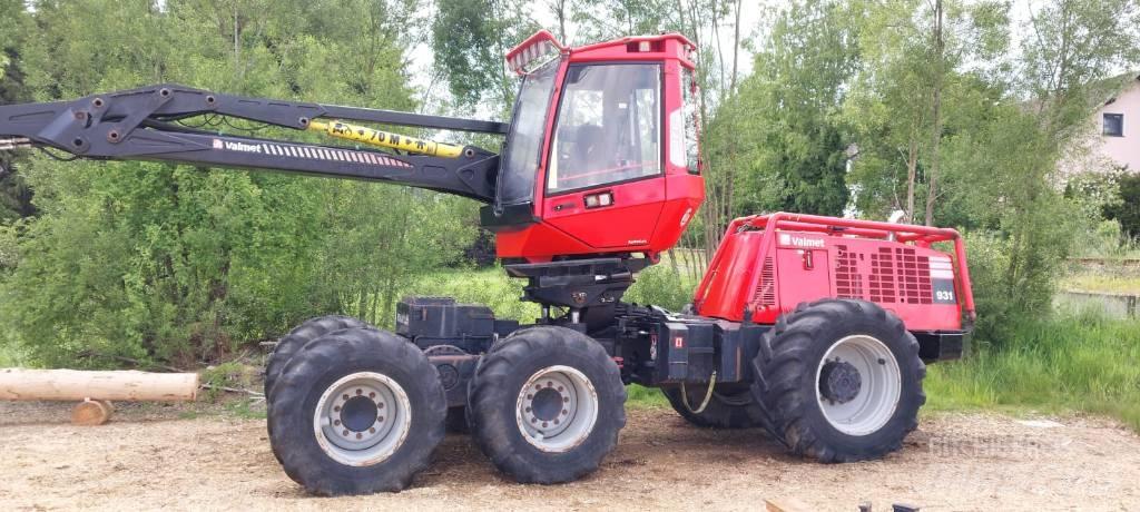 Komatsu 931 Harvesters