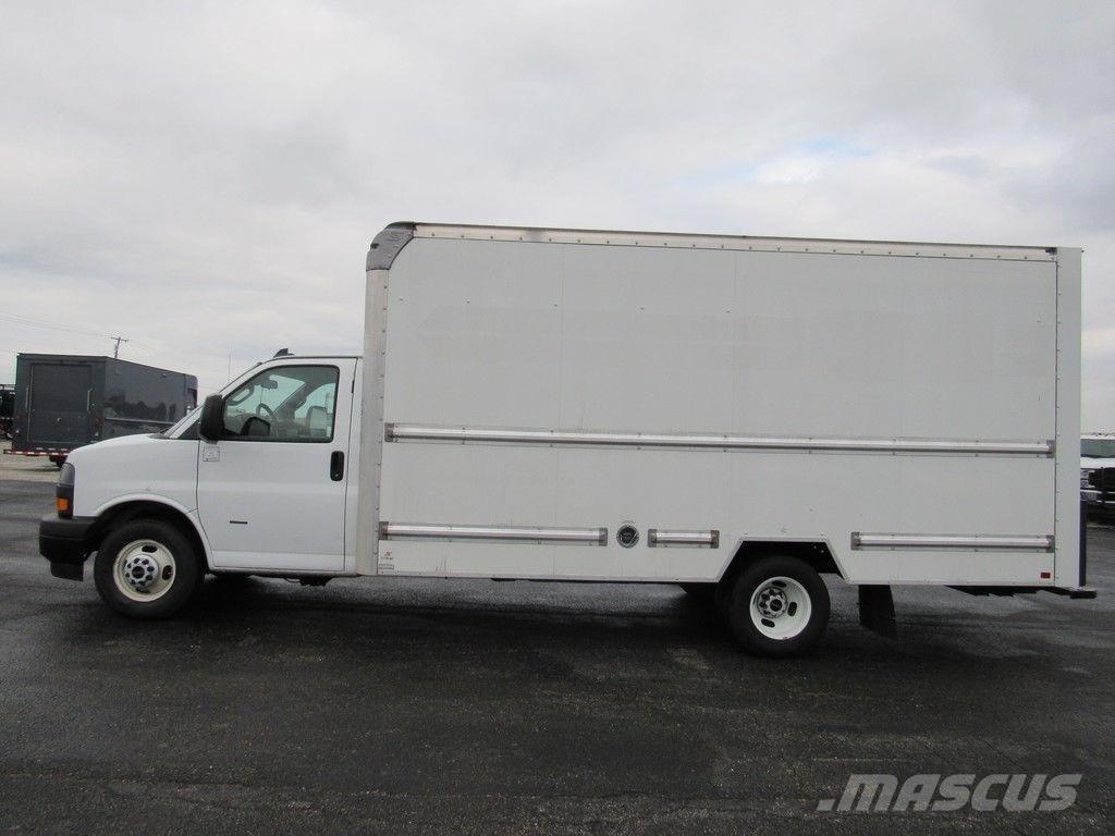GMC Savana 3500 Bakwagens met gesloten opbouw