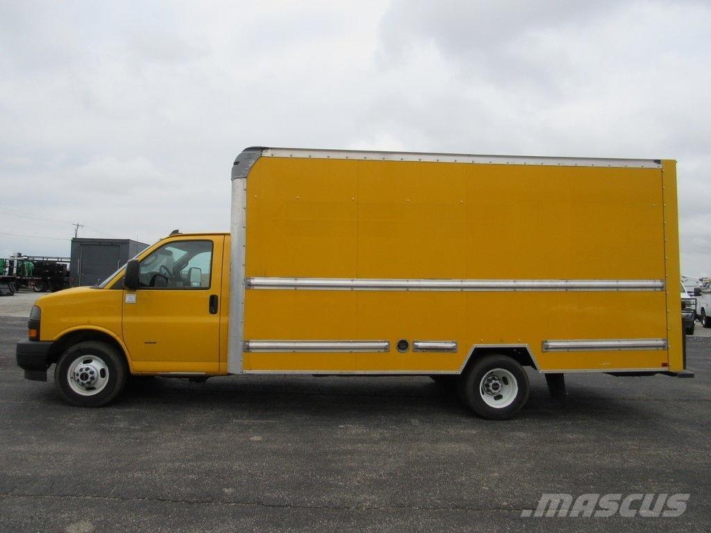 GMC Savana 3500 Bakwagens met gesloten opbouw