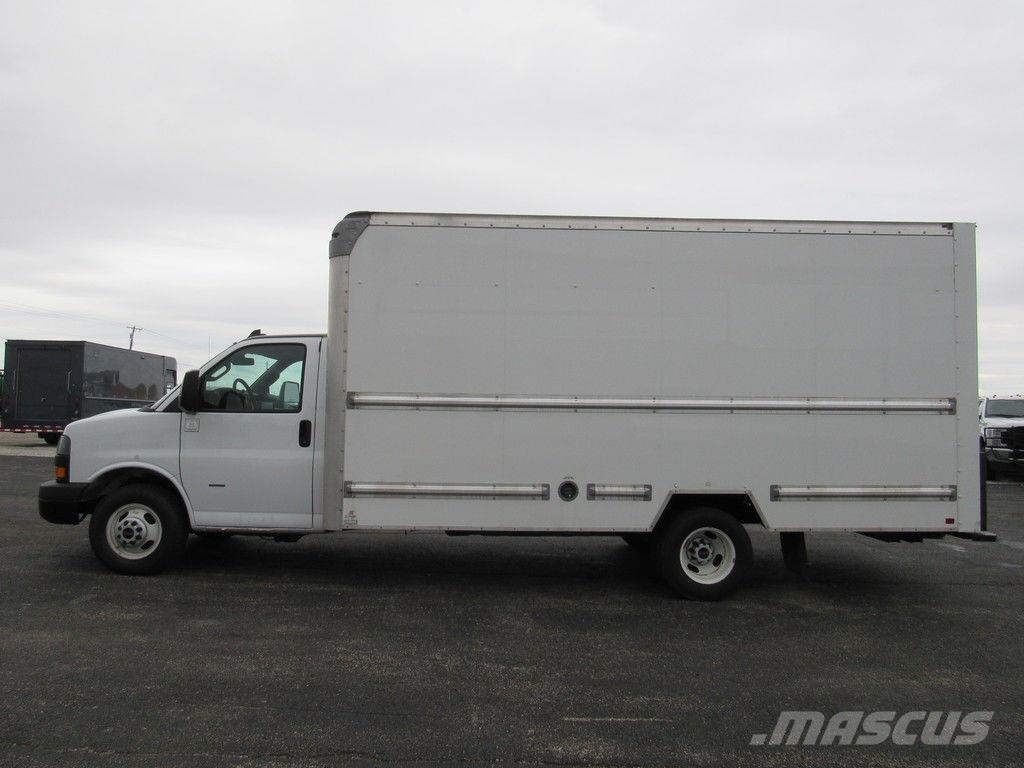 GMC Savana 3500 Bakwagens met gesloten opbouw