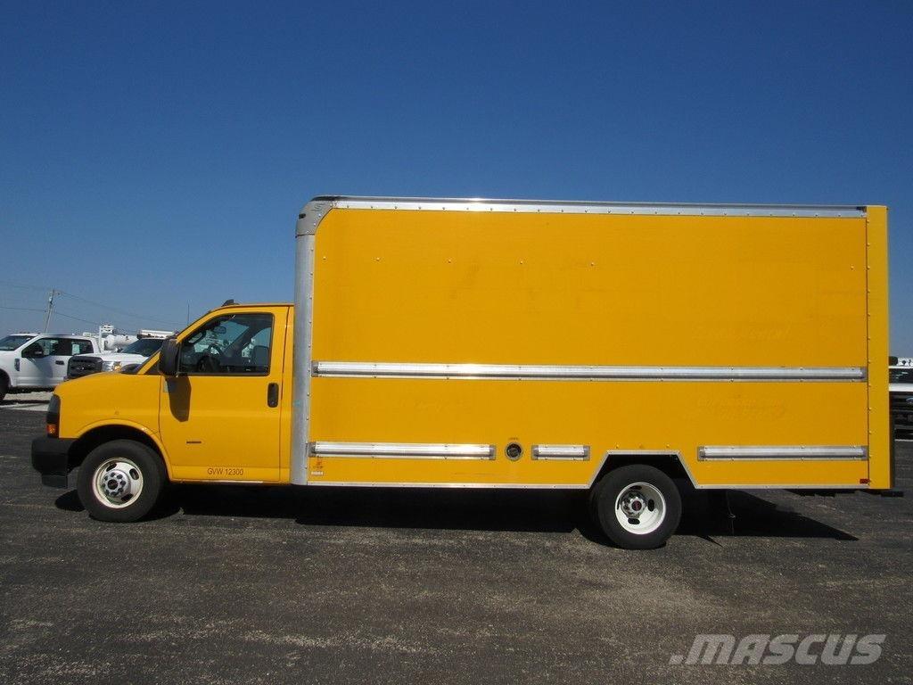 GMC Savana 3500 Bakwagens met gesloten opbouw