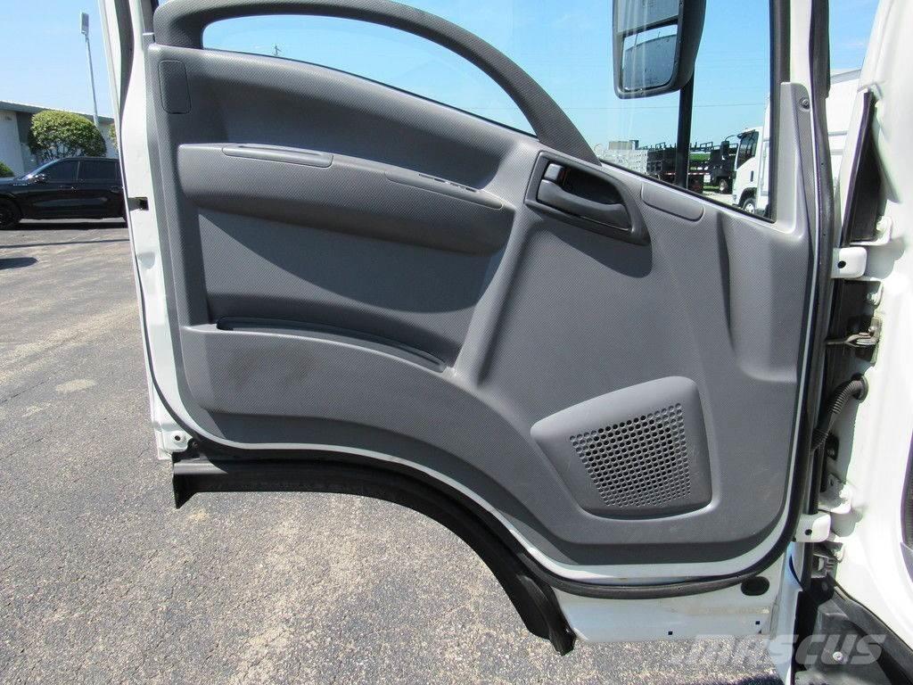 Isuzu NPR Bakwagens met gesloten opbouw