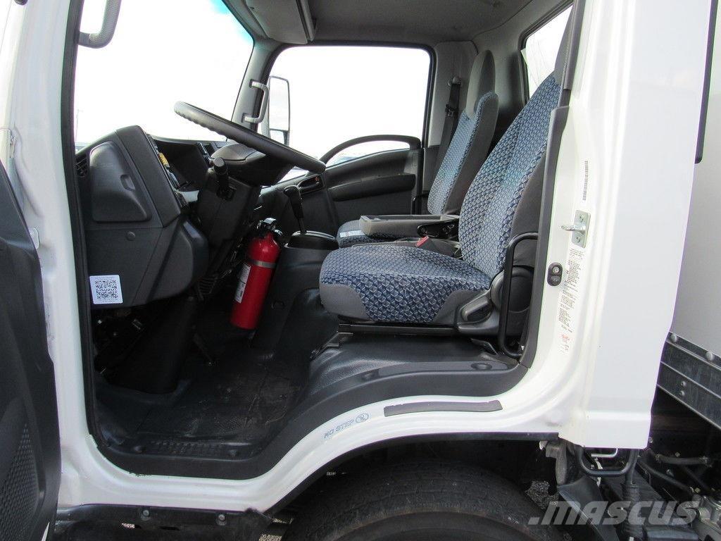 Isuzu NPR XD Bakwagens met gesloten opbouw