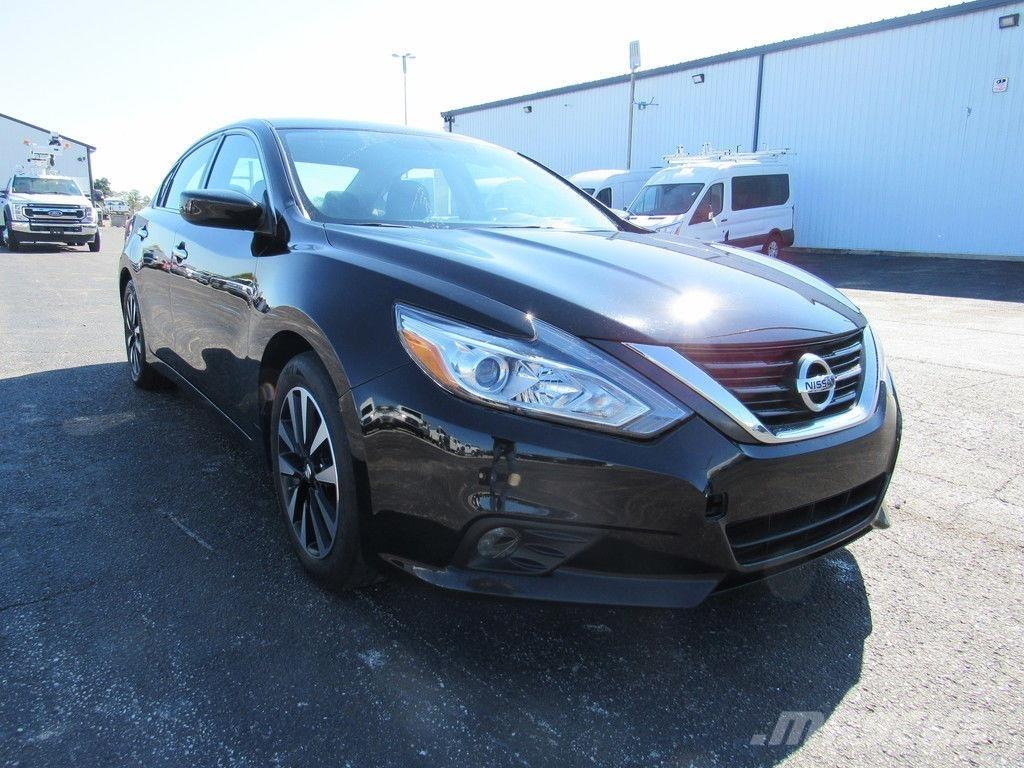 Nissan Altima Auto's