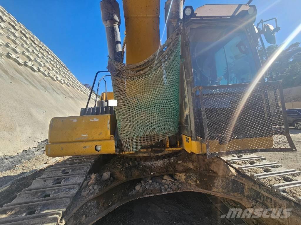 CAT 330 Rupsgraafmachines