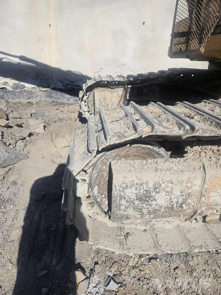 CAT 330 Rupsgraafmachines