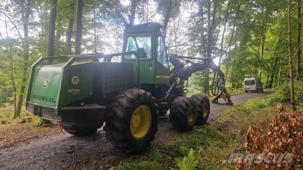 John Deere 1470 D Harvesters