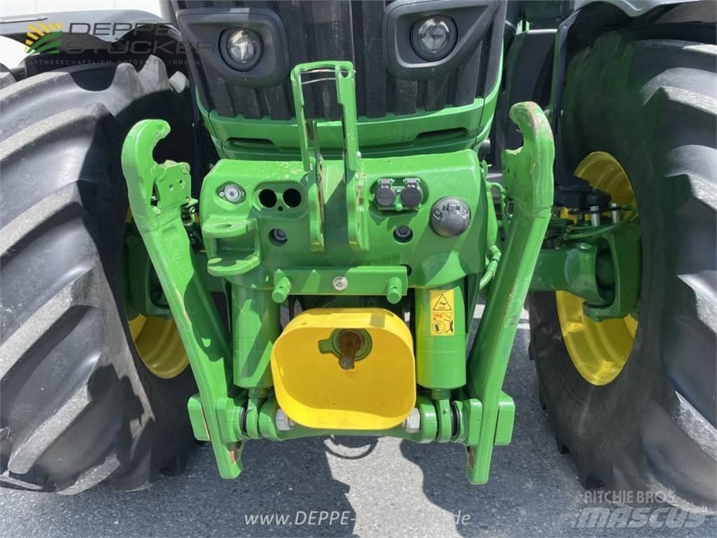 John Deere 6230R Tractoren