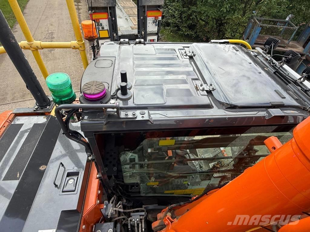 Hitachi ZX 135 US-7 Rupsgraafmachines