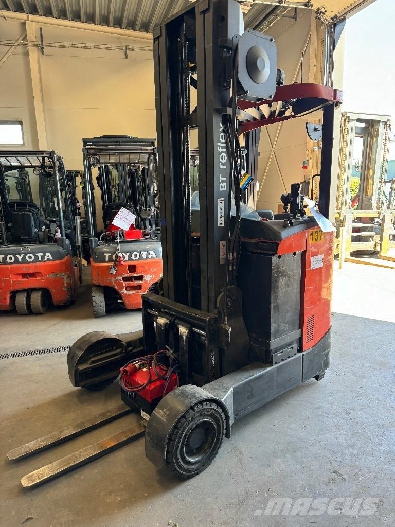 Toyota RRE160R Reachtruck voor hoog niveau