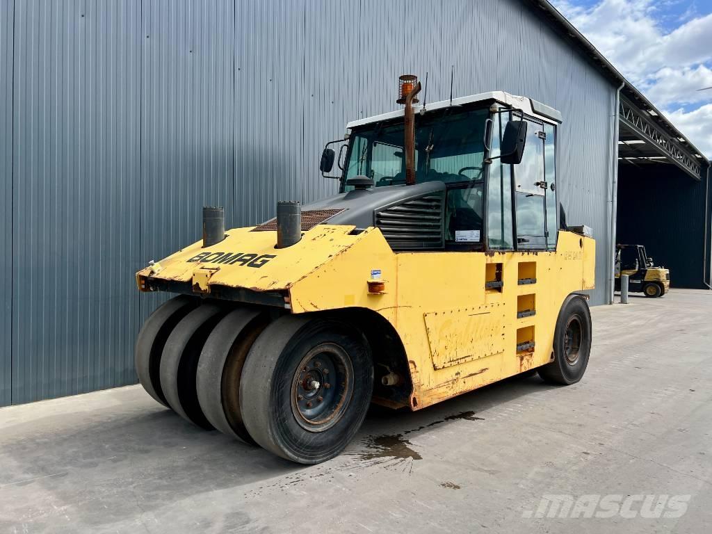Bomag BW24R Bandenwalsen