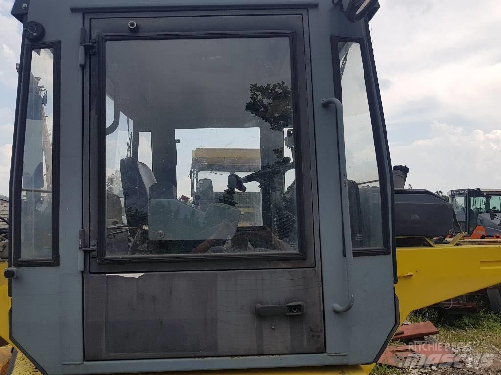 Bomag BW 184 AD Cabine en interieur