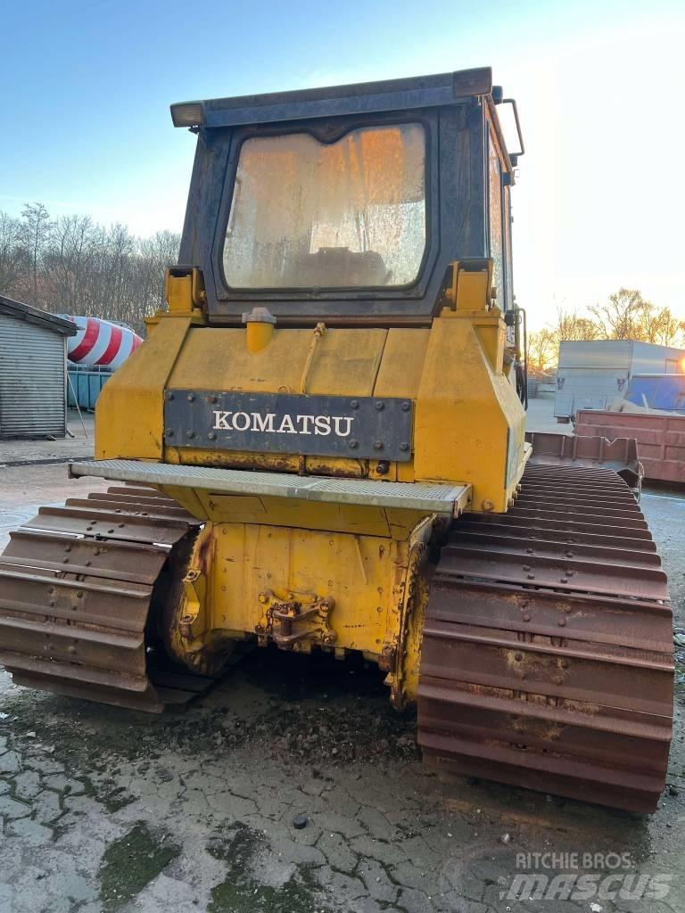 Komatsu D 65 P Rupsdozers