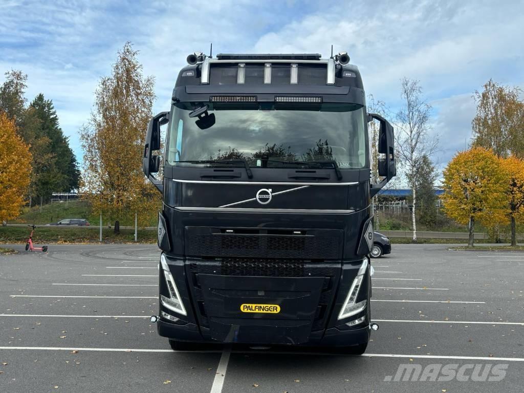 Volvo FH 540 Vlakke laadvloer met kraan