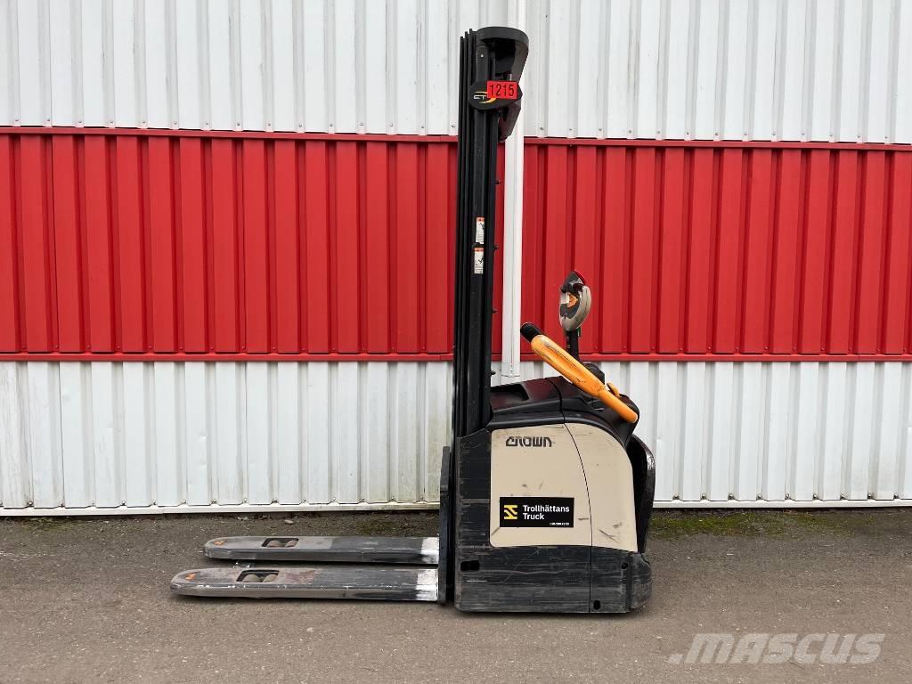 Crown ET 4000-1.2 Meeloop stapelaar