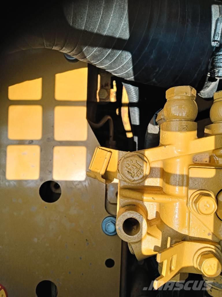 CAT 320 D Rupsgraafmachines