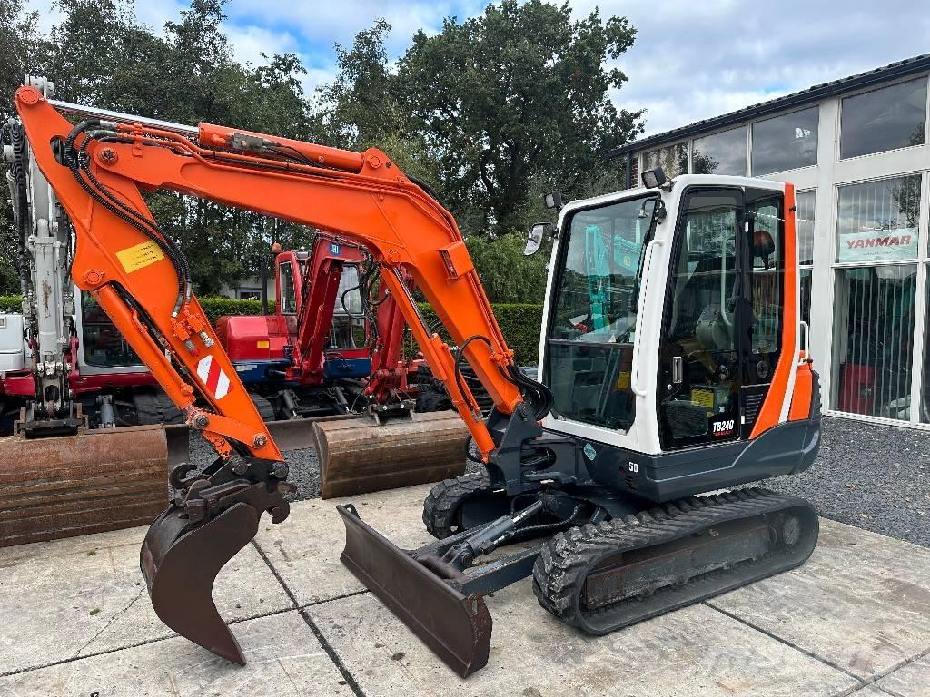Takeuchi TB 235 CR Minigraafmachines < 7t