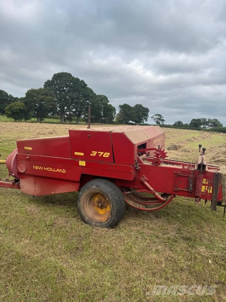 New Holland 378 Vierkante balenpers