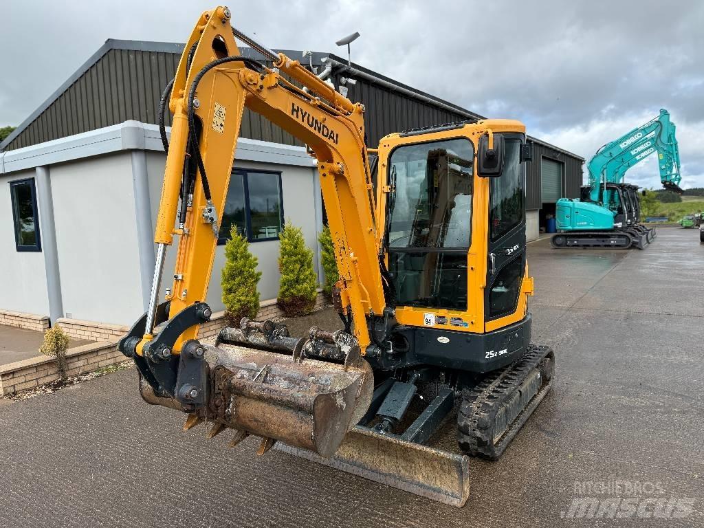 Hyundai R25Z-9 AK Minigraafmachines < 7t