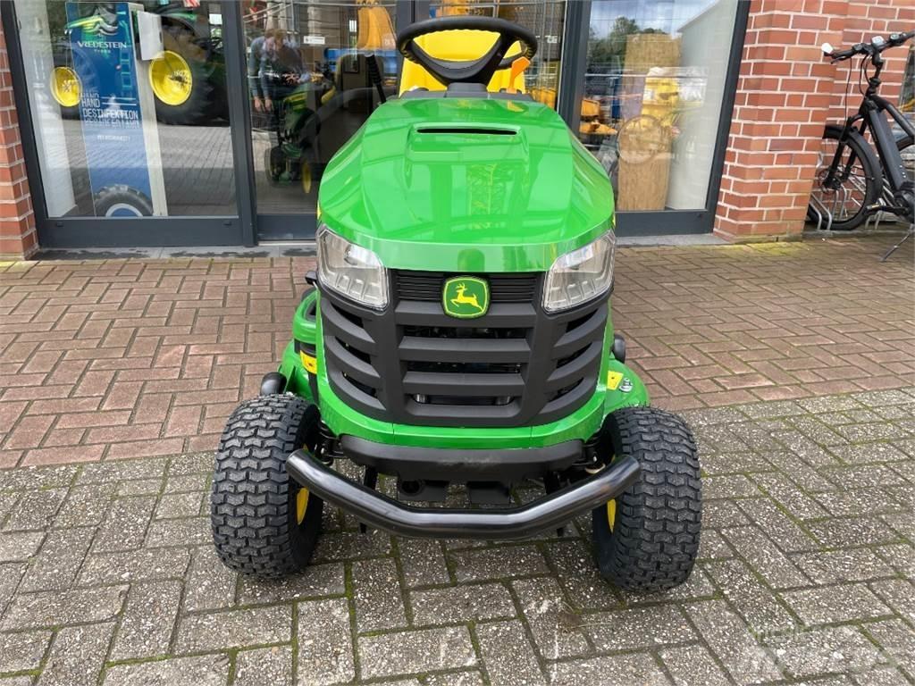 John Deere X167R Maaiers