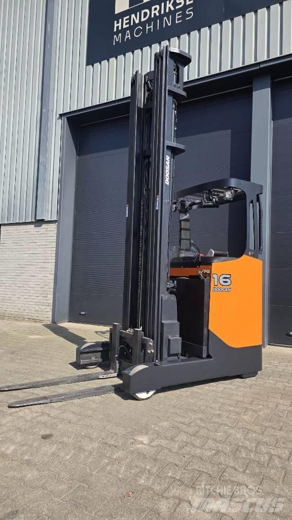 Doosan BR 16 JW-7 Reachtruck voor hoog niveau