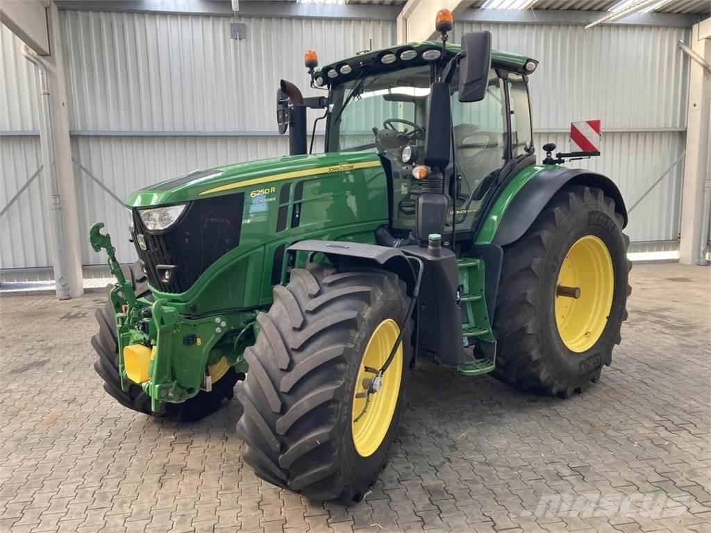John Deere 6250R Tractoren