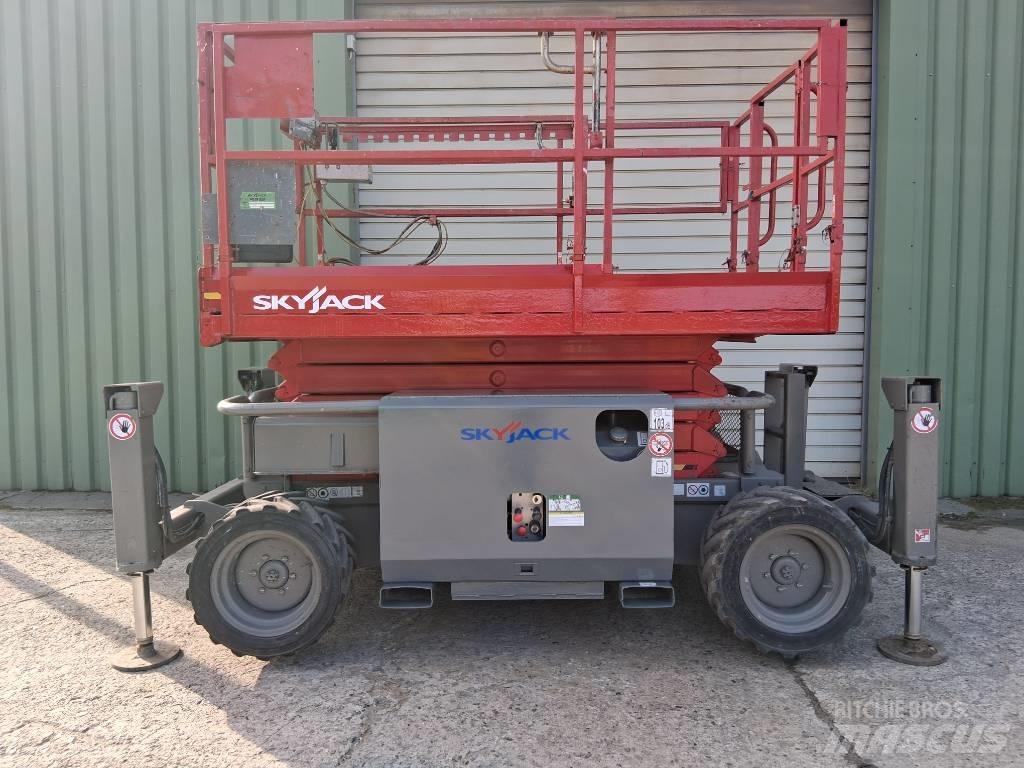 SkyJack SJ 6832 RT Schaarhoogwerkers