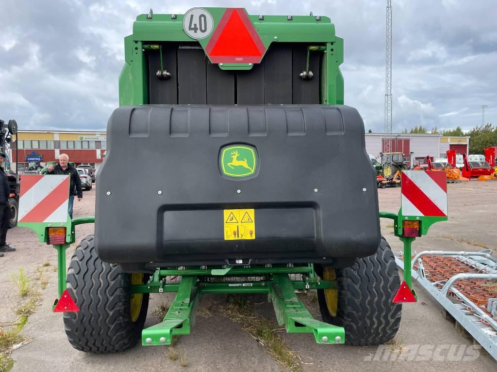 John Deere V 461 M Ronde-balenpersen
