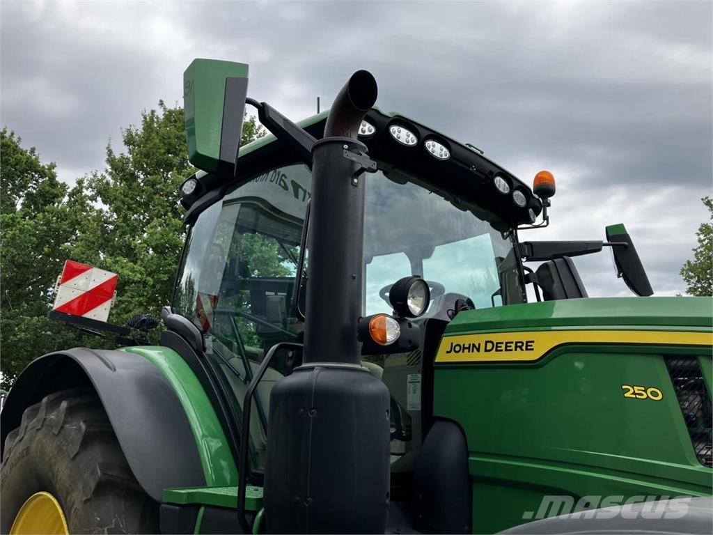 John Deere 6R 250 Tractoren