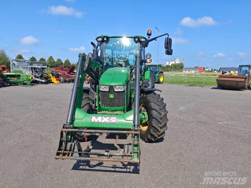 John Deere 5115 R Tractoren