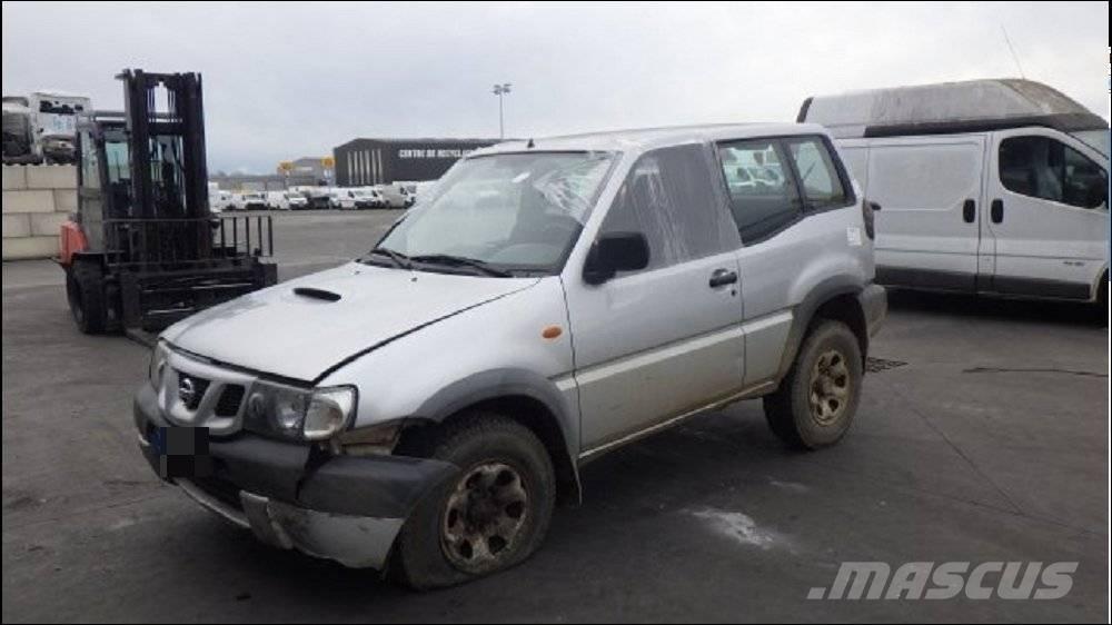 Nissan Terrano II Auto's