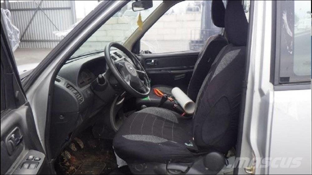 Nissan Terrano II Auto's