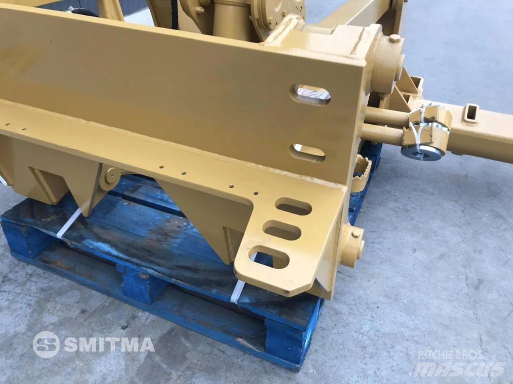 CAT 140K Wegopbrekers