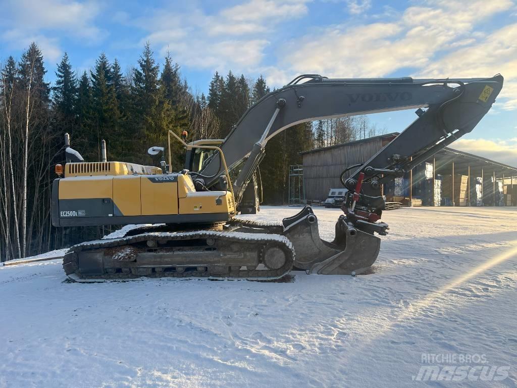 Volvo EC 250 D L Rupsgraafmachines