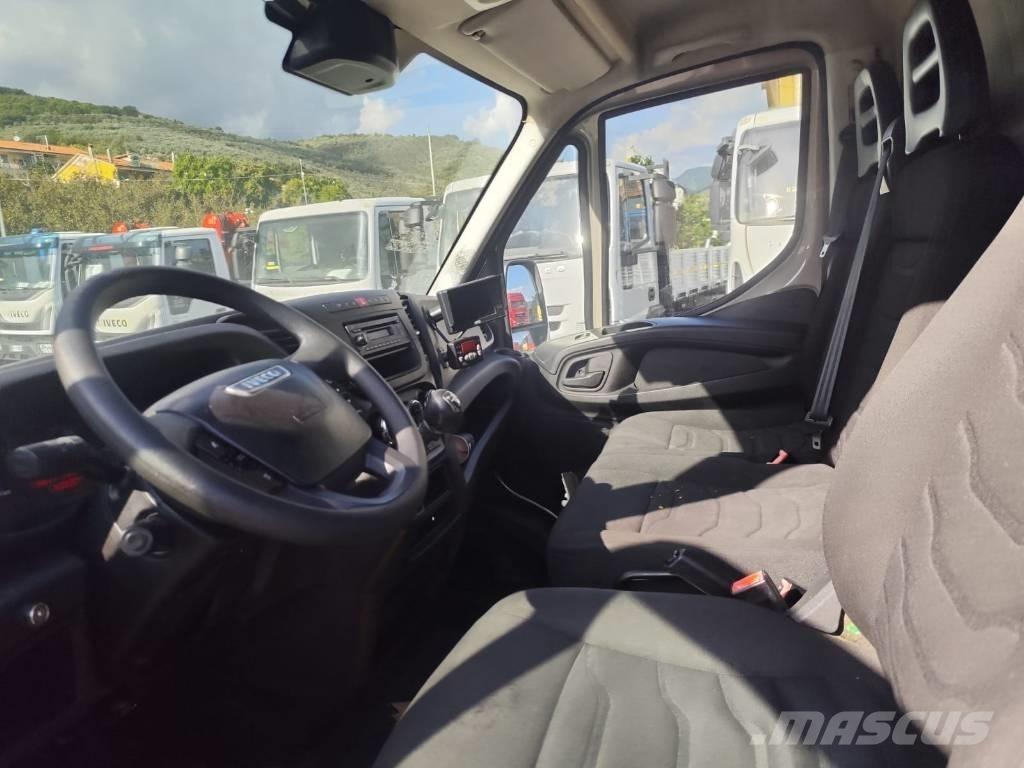 Iveco Daily 35-130 Vlakke laadvloer met kraan